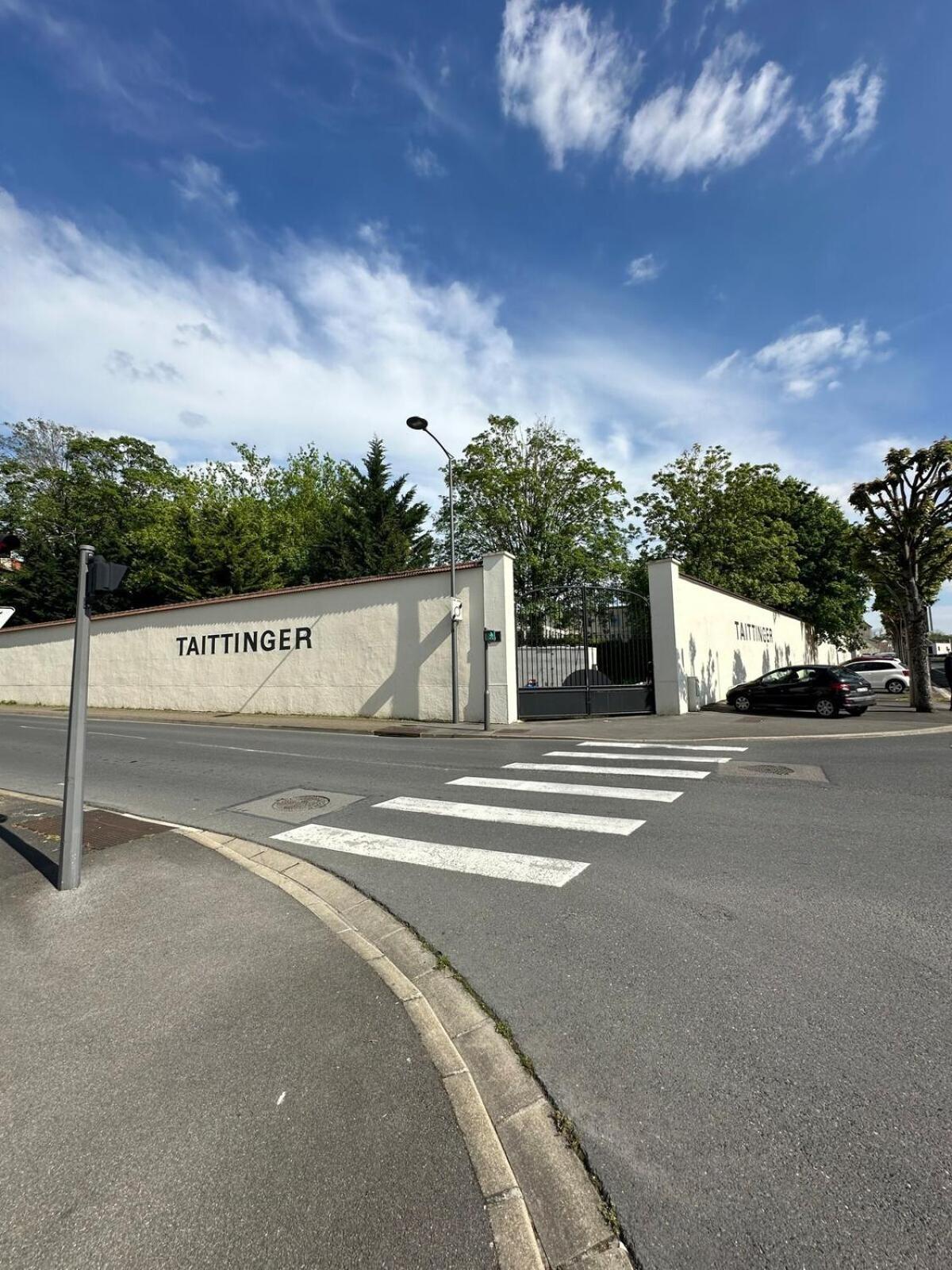 Au Coeur Du Quartier Taittinger Lägenhet Reims Exteriör bild