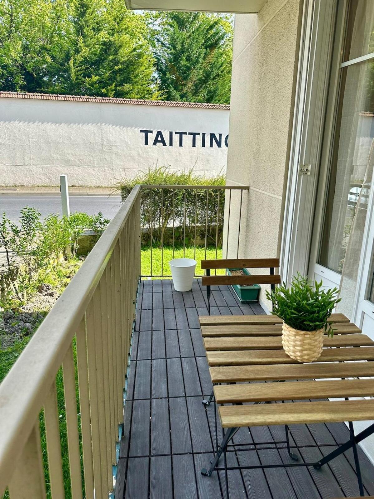 Au Coeur Du Quartier Taittinger Lägenhet Reims Exteriör bild